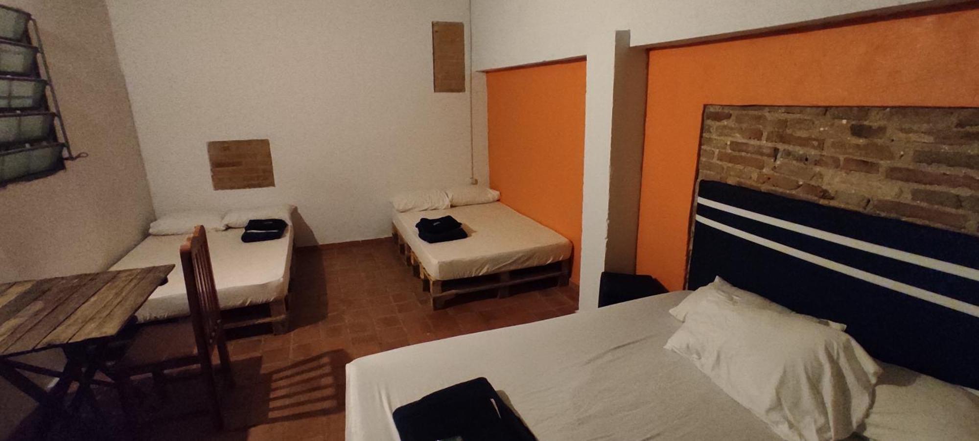 Mediterraneo Youth Hostel Asuncion Szoba fotó